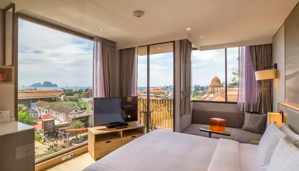 هتل هالیدی این ریزورت کرابی